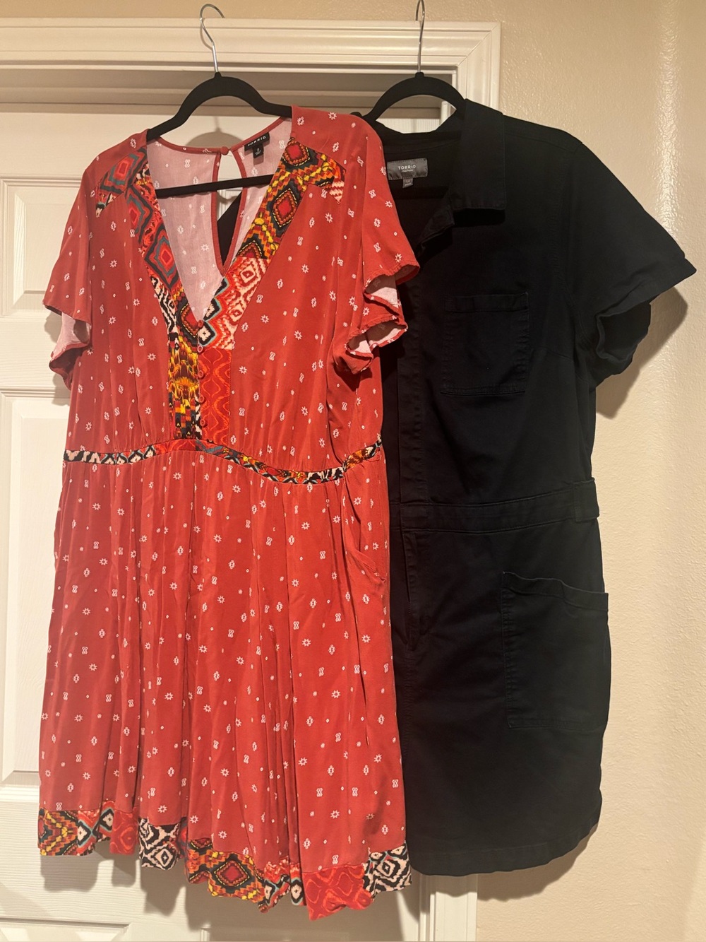 Torrid Red Printed V-Neck Mini Dress + 1 piece bshorts Jean style 18 - 2